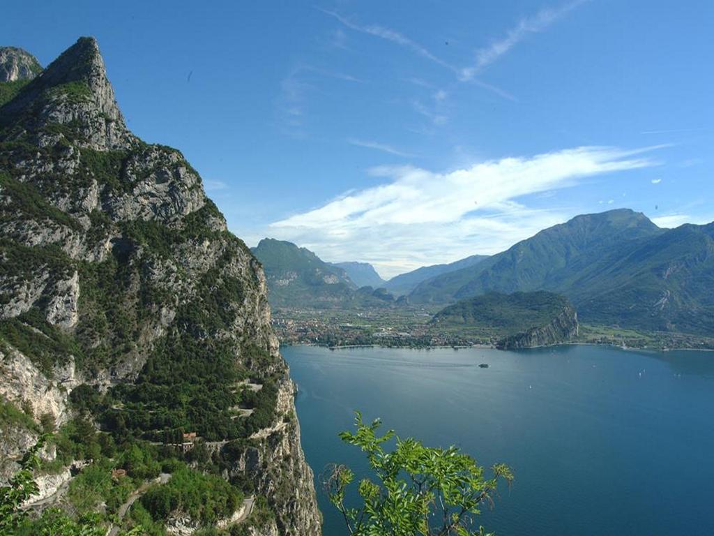 Villa Phoenix - Lake Apartments Riva del Garda Exterior photo
