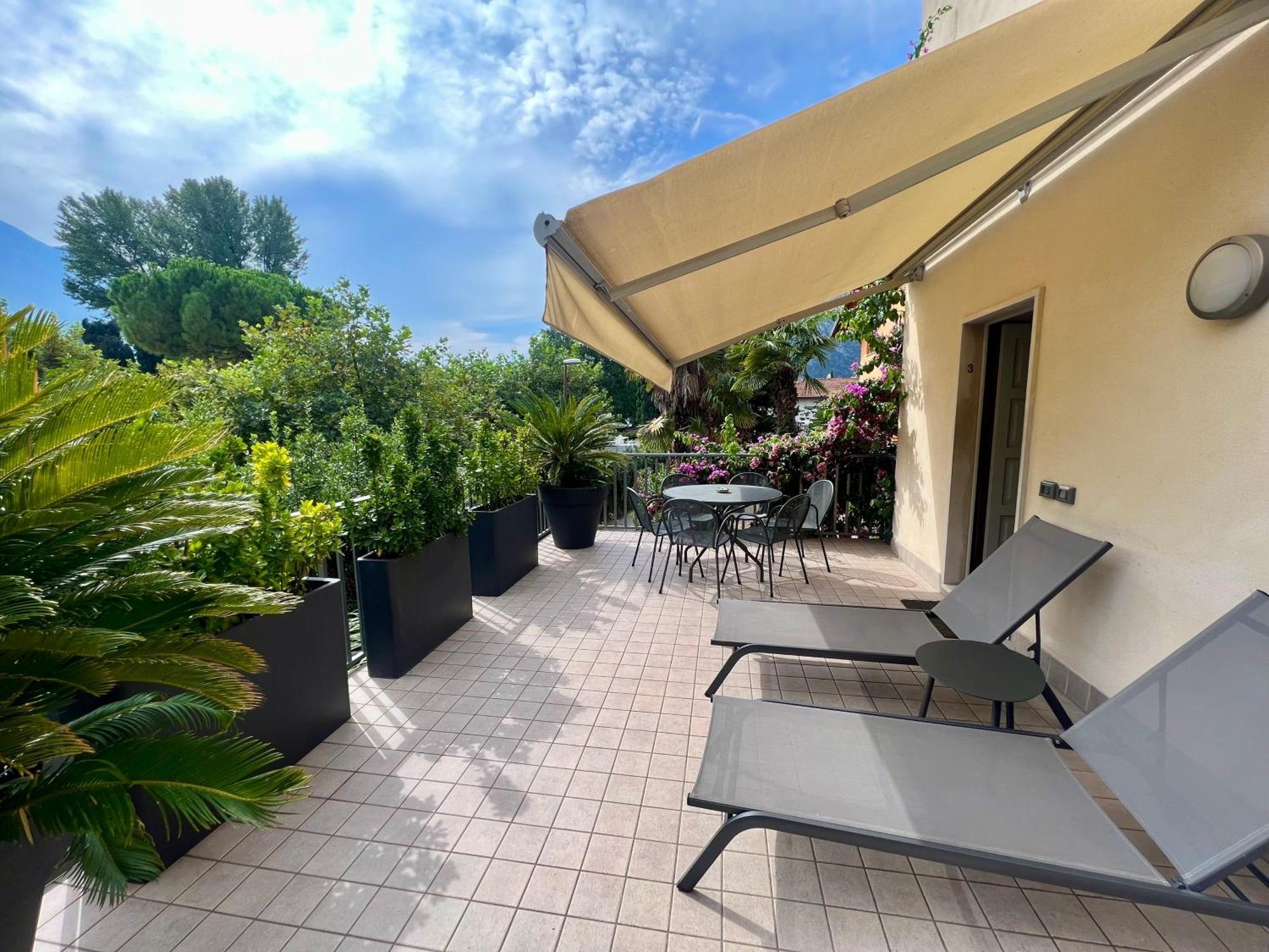 Villa Phoenix - Lake Apartments Riva del Garda Exterior photo