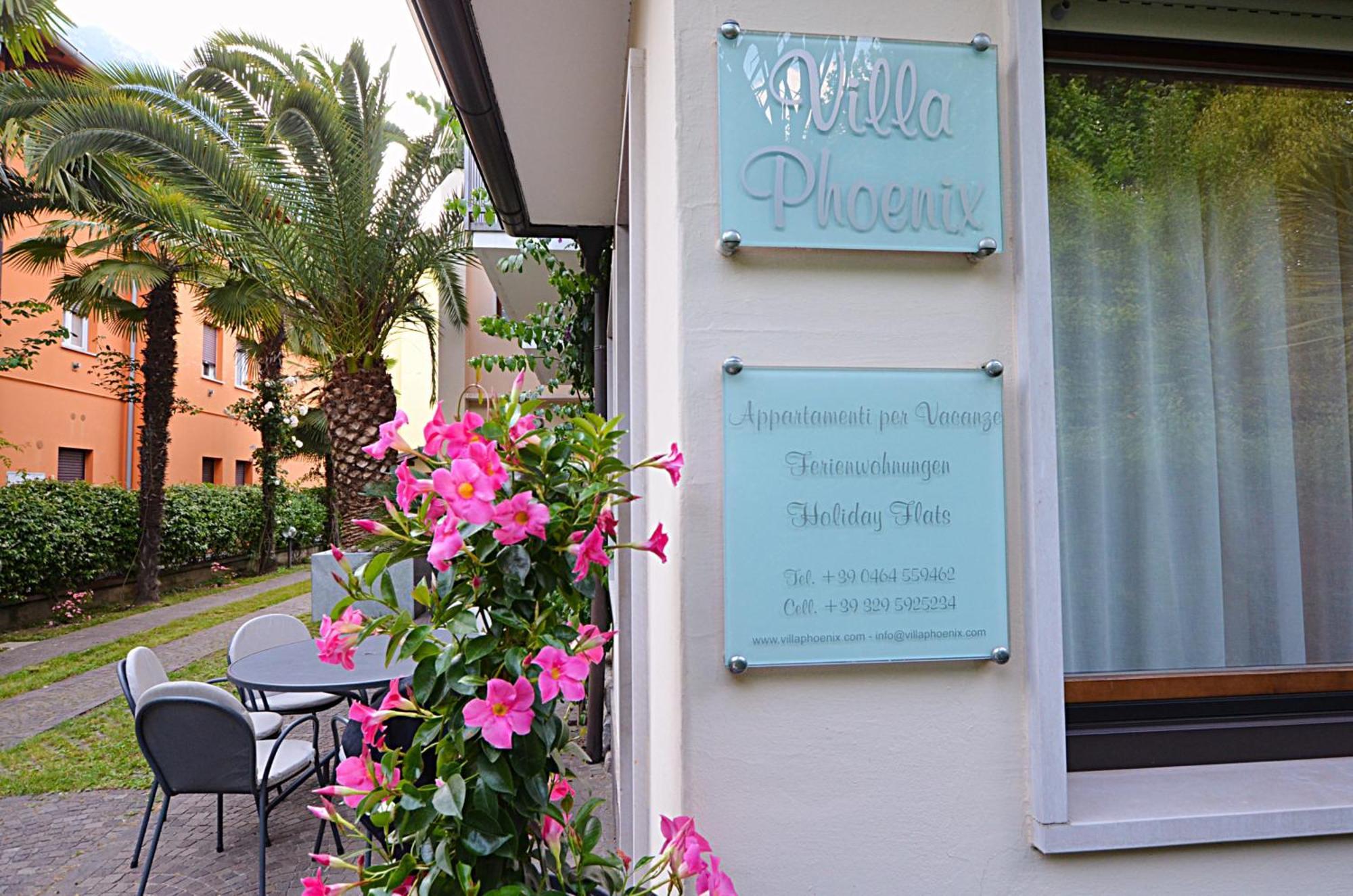 Villa Phoenix - Lake Apartments Riva del Garda Exterior photo