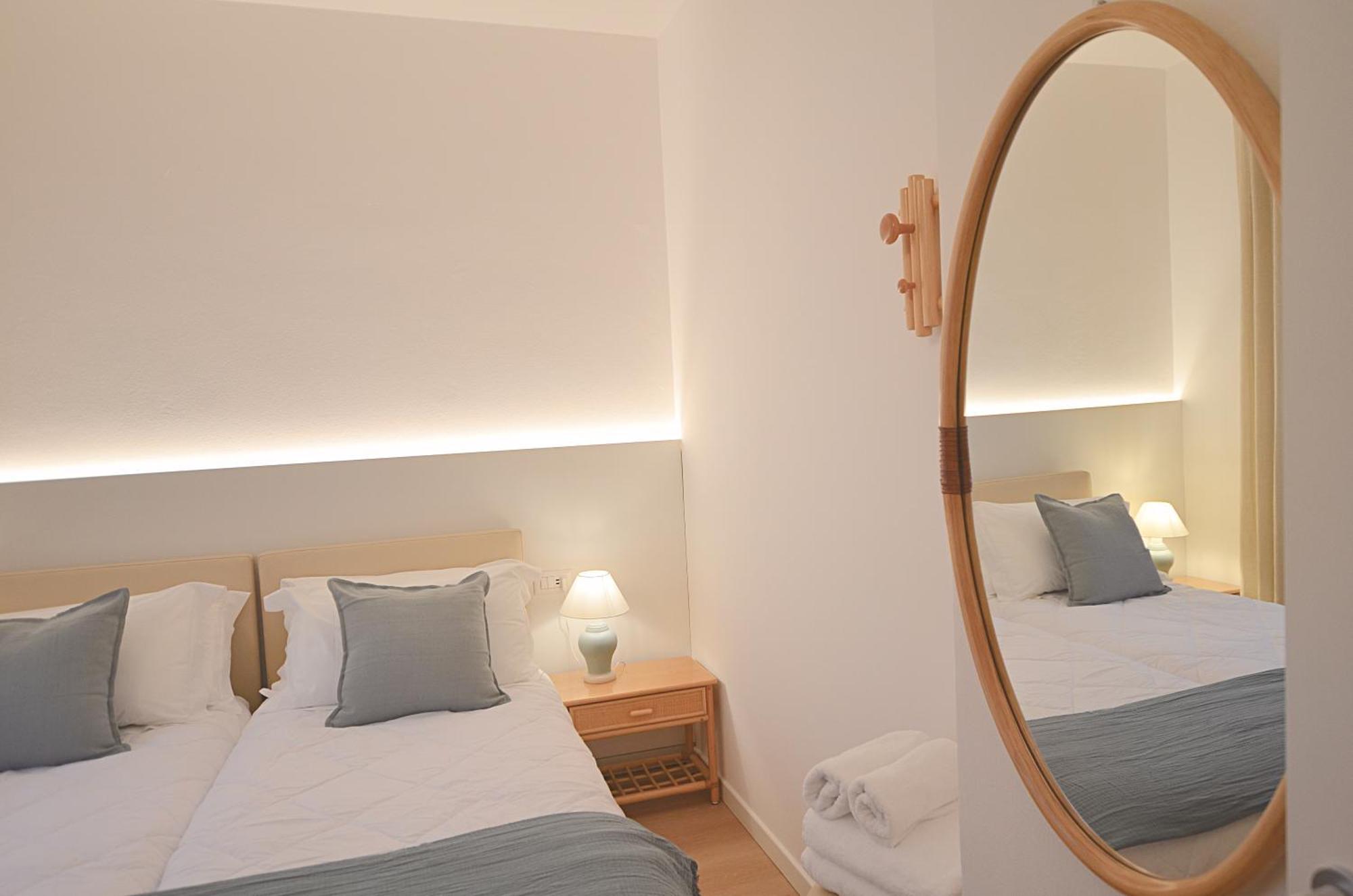 Villa Phoenix - Lake Apartments Riva del Garda Room photo